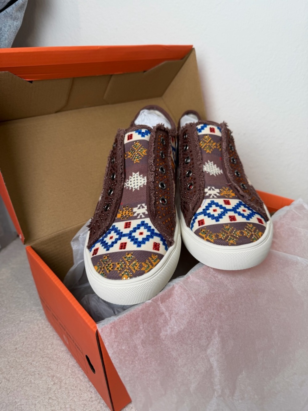 Montana West Brown Embelished Rhinestone Slip-On Sneakers NIB - Picture 2 of 9